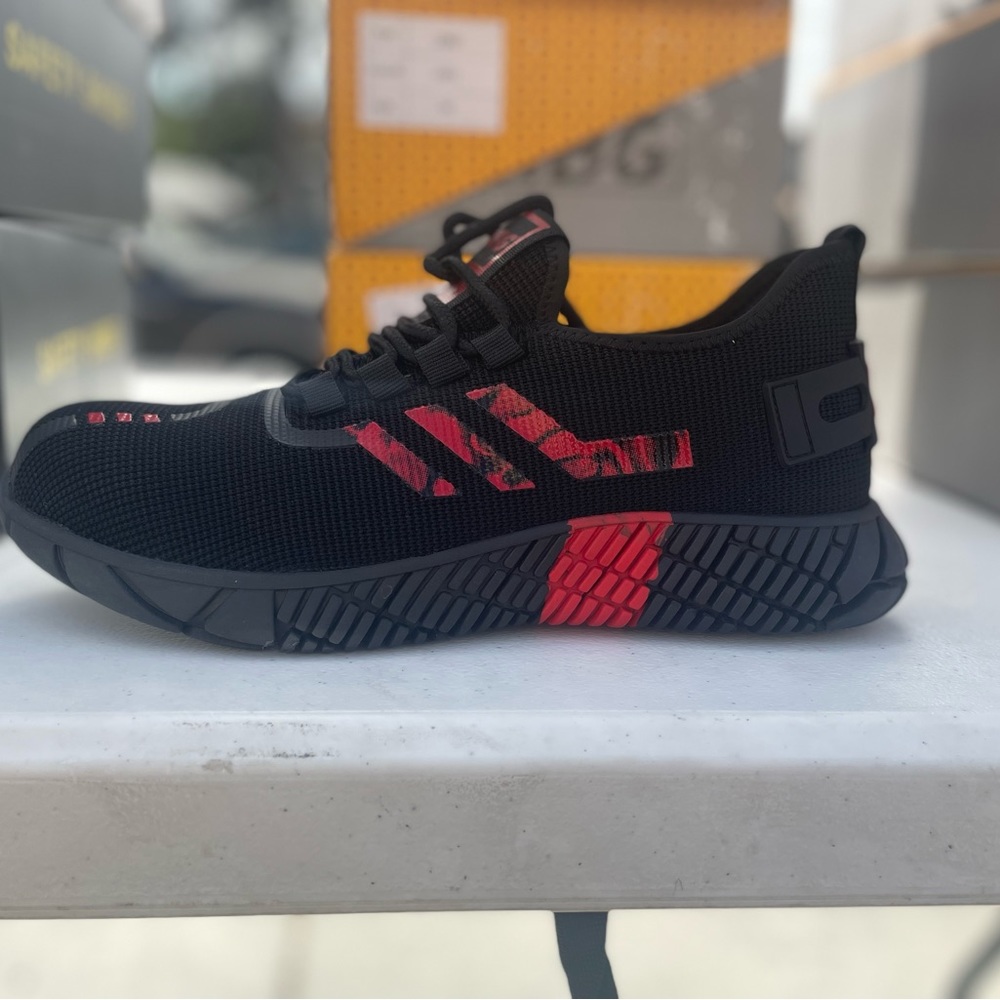 Man’s safety shoes work shoes with steel toe very comfortable